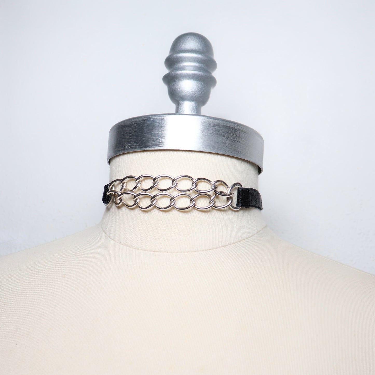Two-in-one elastic and chain choker
