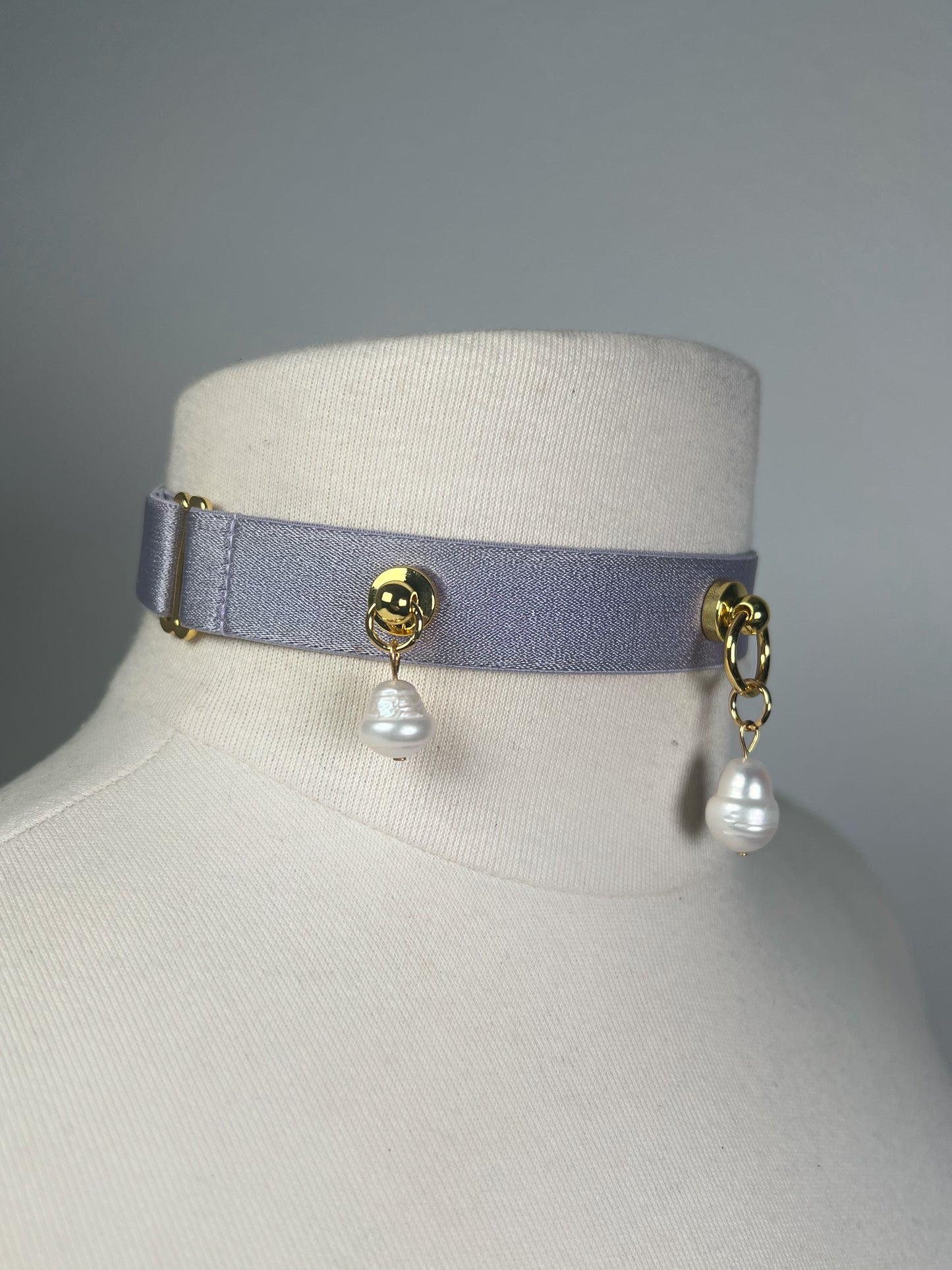 Pièce unique • IV