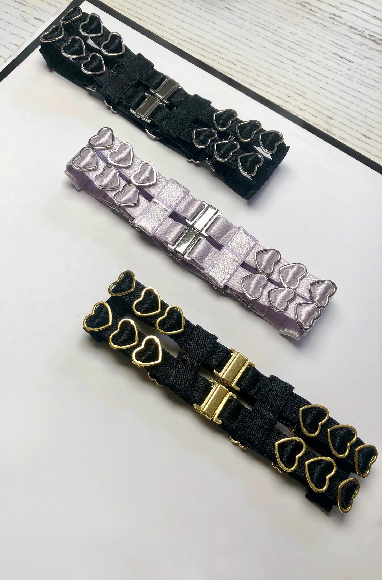 Choker à deux rangs et cœurs