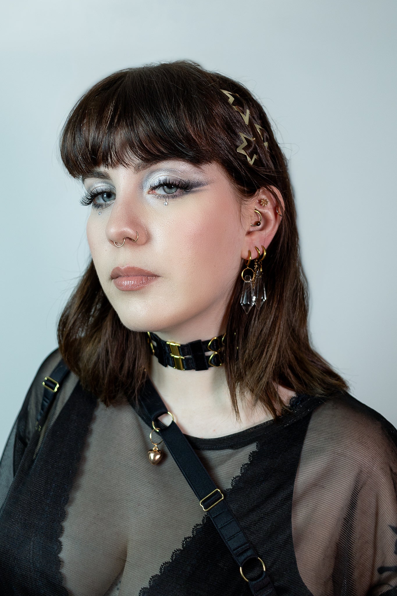 Mono boucle d’oreille à deux créoles et petite chaine