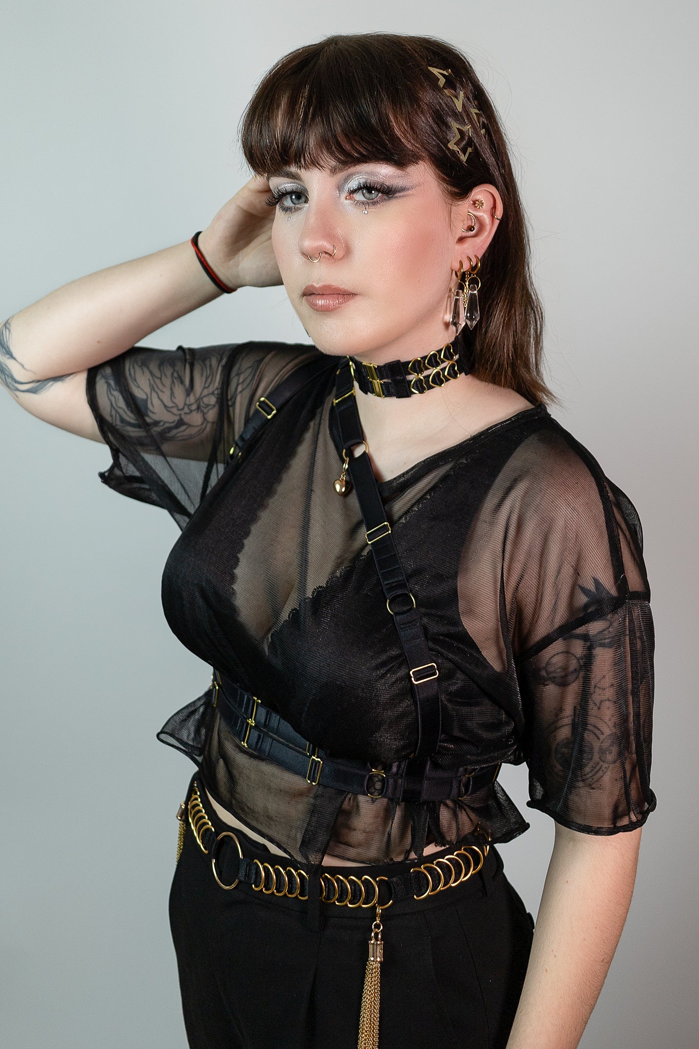 Mono boucle d’oreille à deux créoles et petite chaine