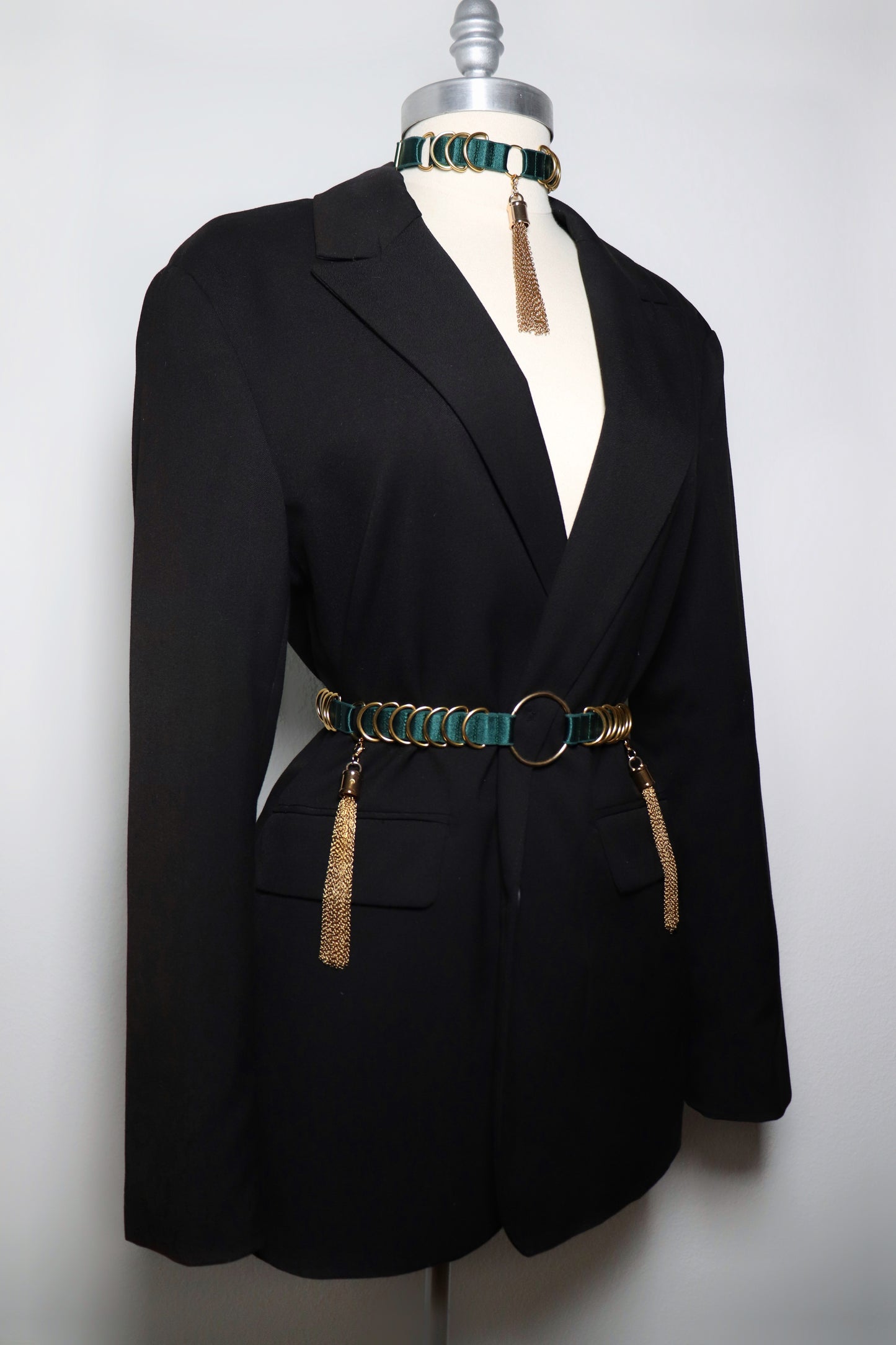Ceinture à D rings et pompons en chaine amovibles