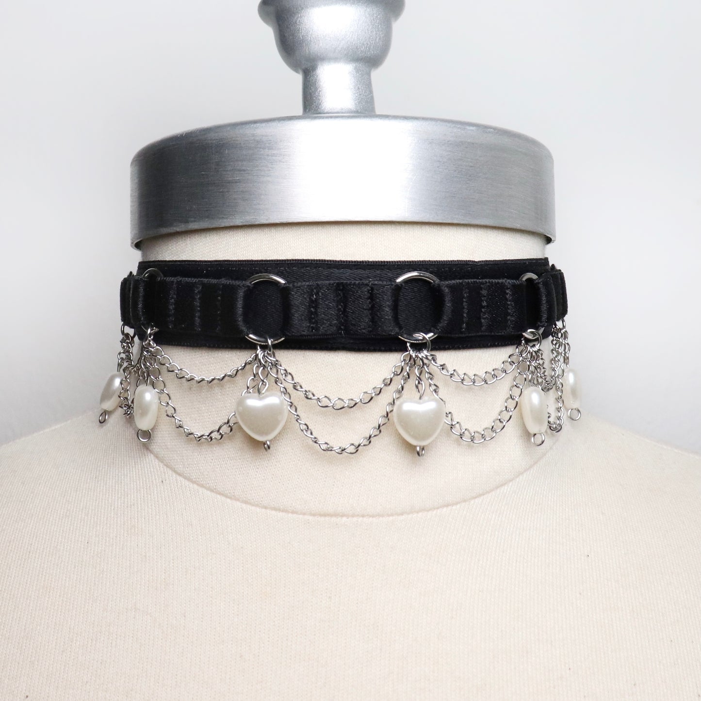Choker with small chains and heart beads