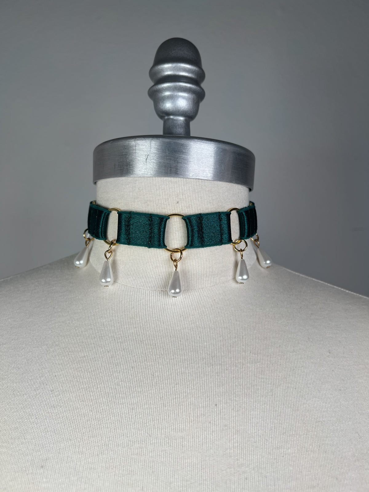 Pearl-beaded choker - Forest green and gold