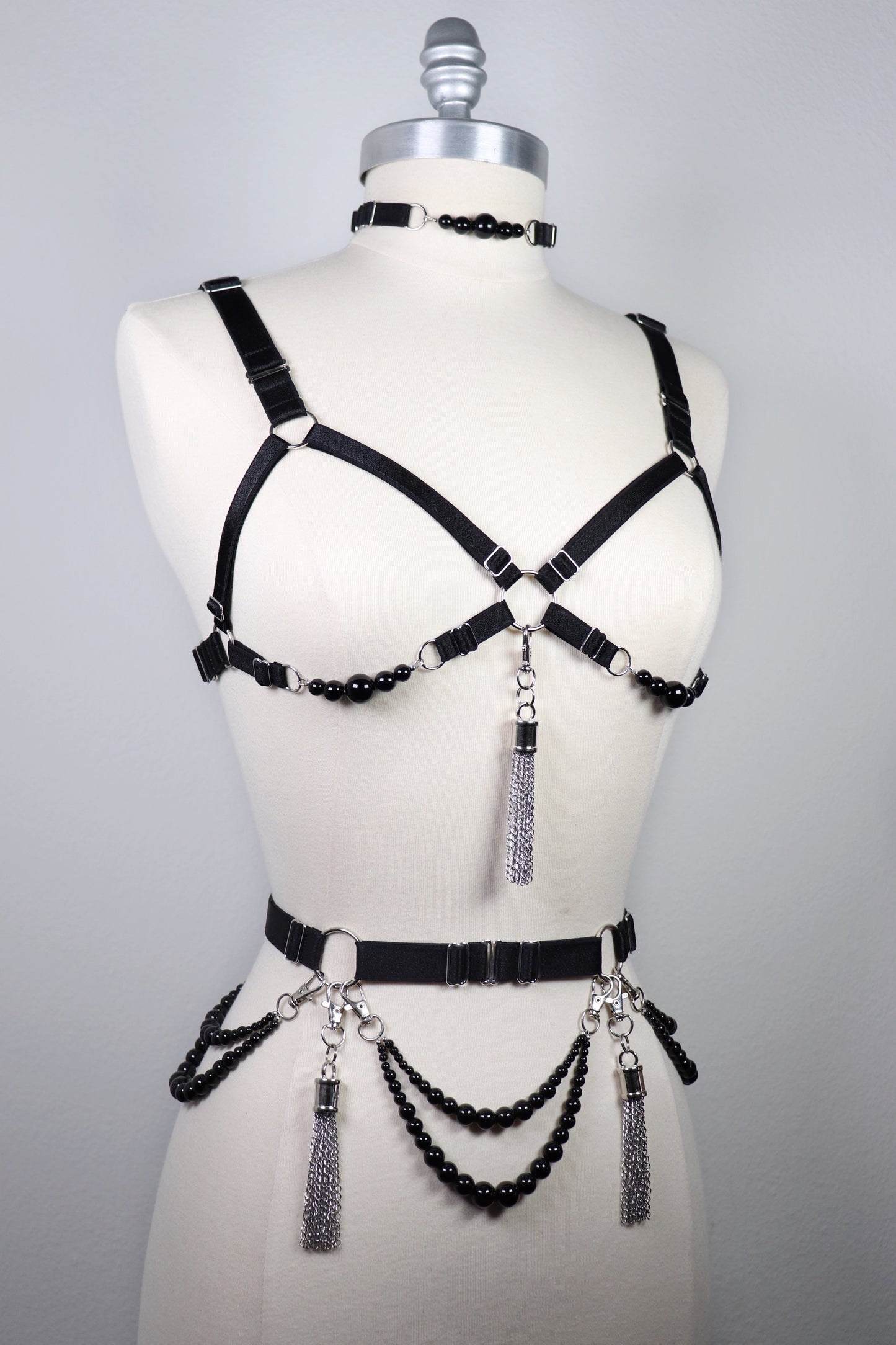 Ceinture à perles d’Onyx et pompons en chaines