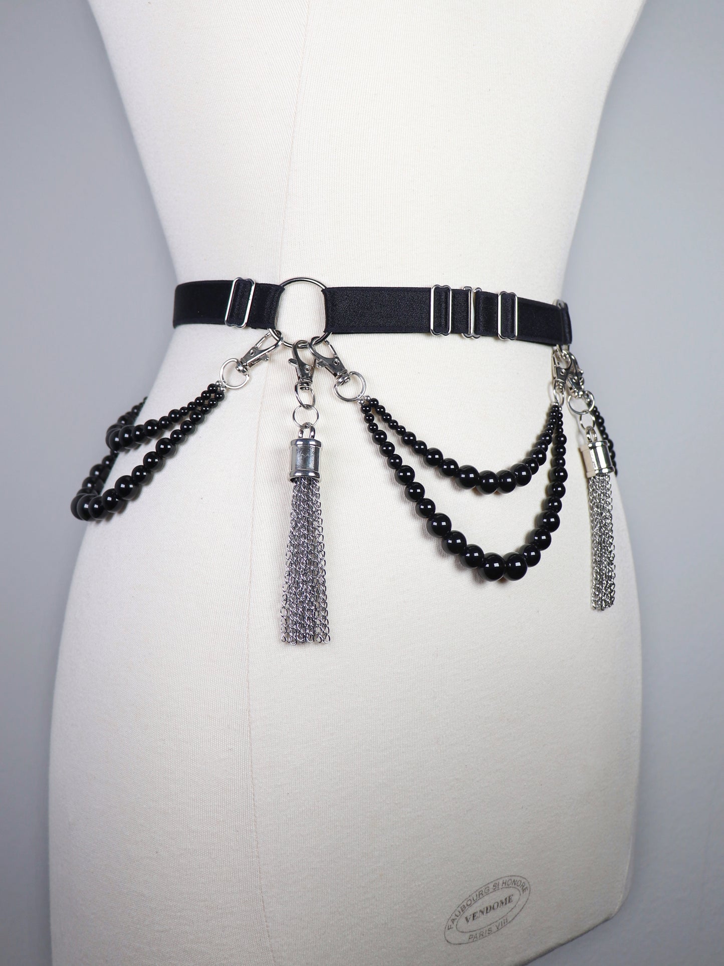 Ceinture à perles d’Onyx et pompons en chaines