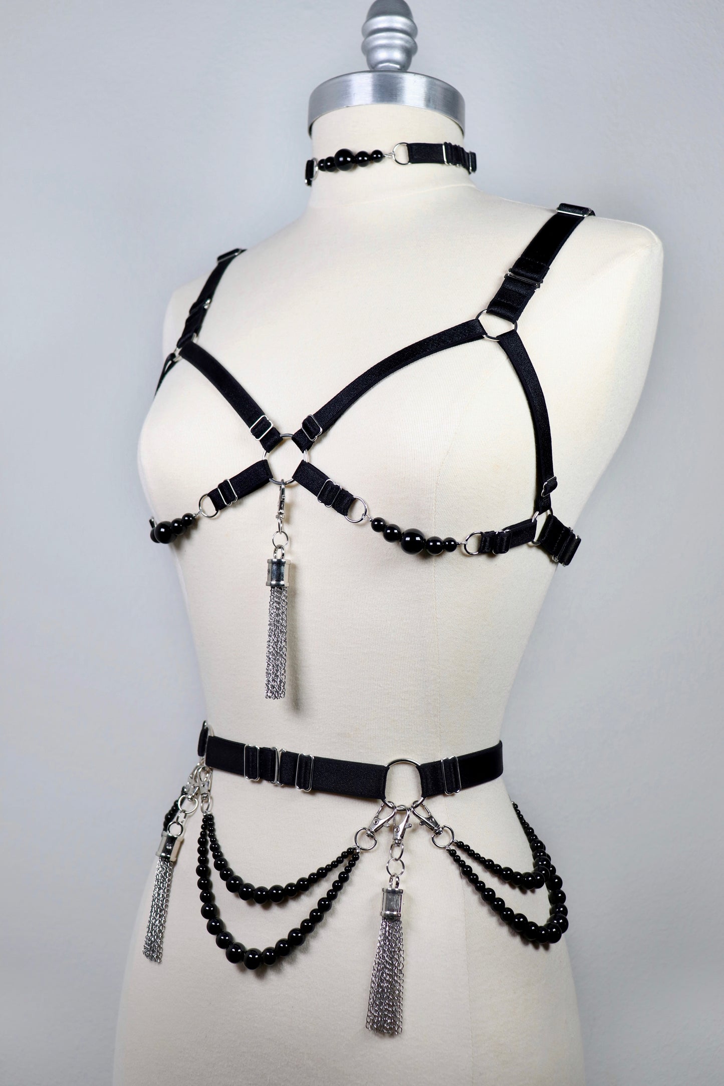 Ceinture à perles d’Onyx et pompons en chaines