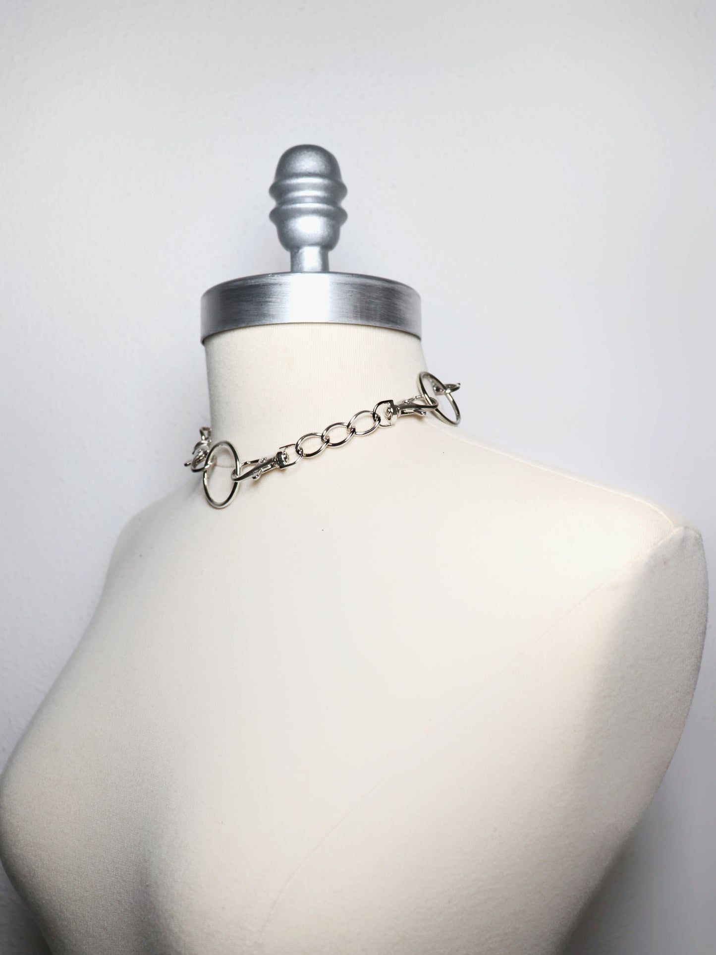 Choker with small rings and carabiners
