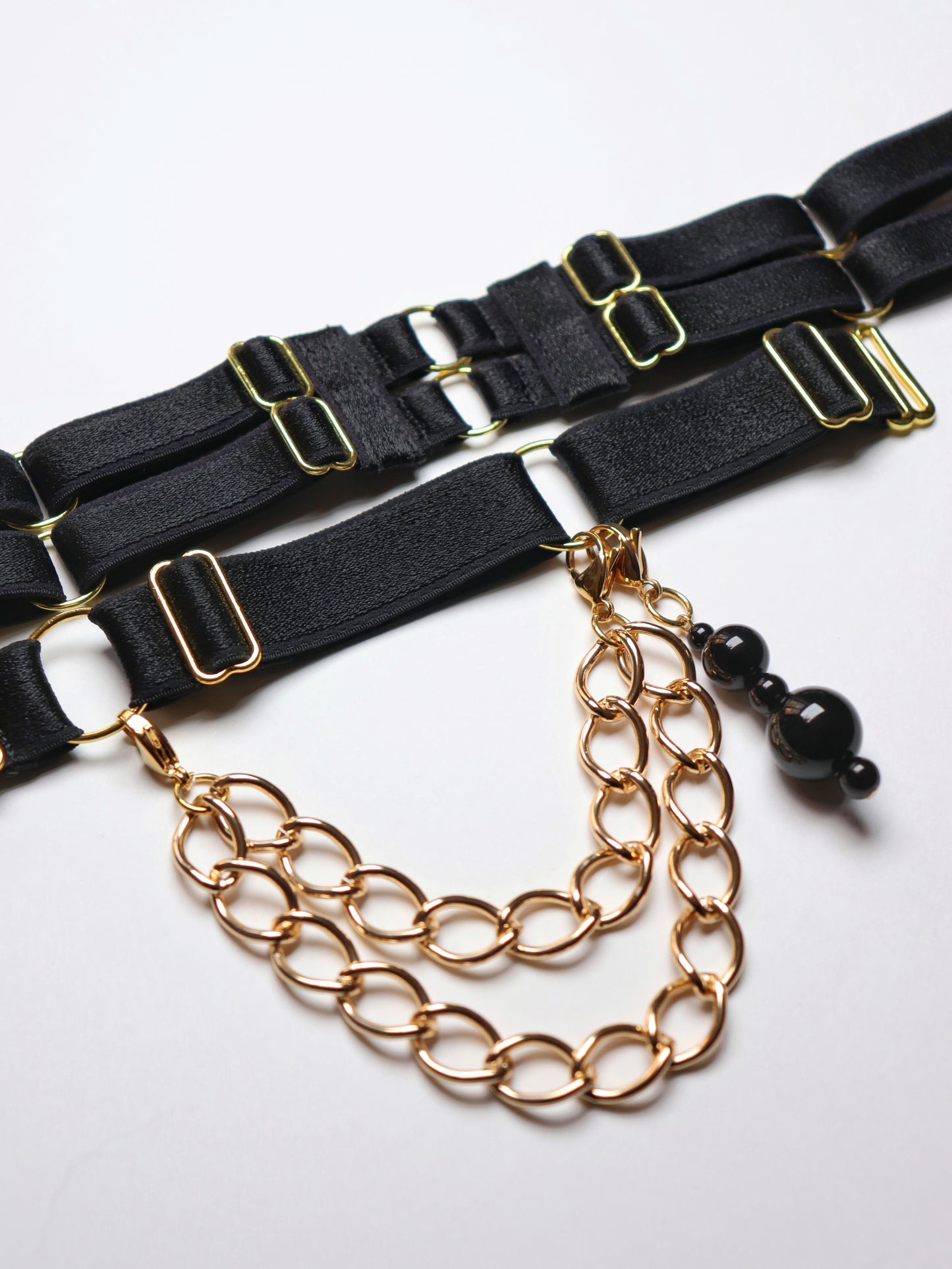 Choker en élastique satiné à deux rangs