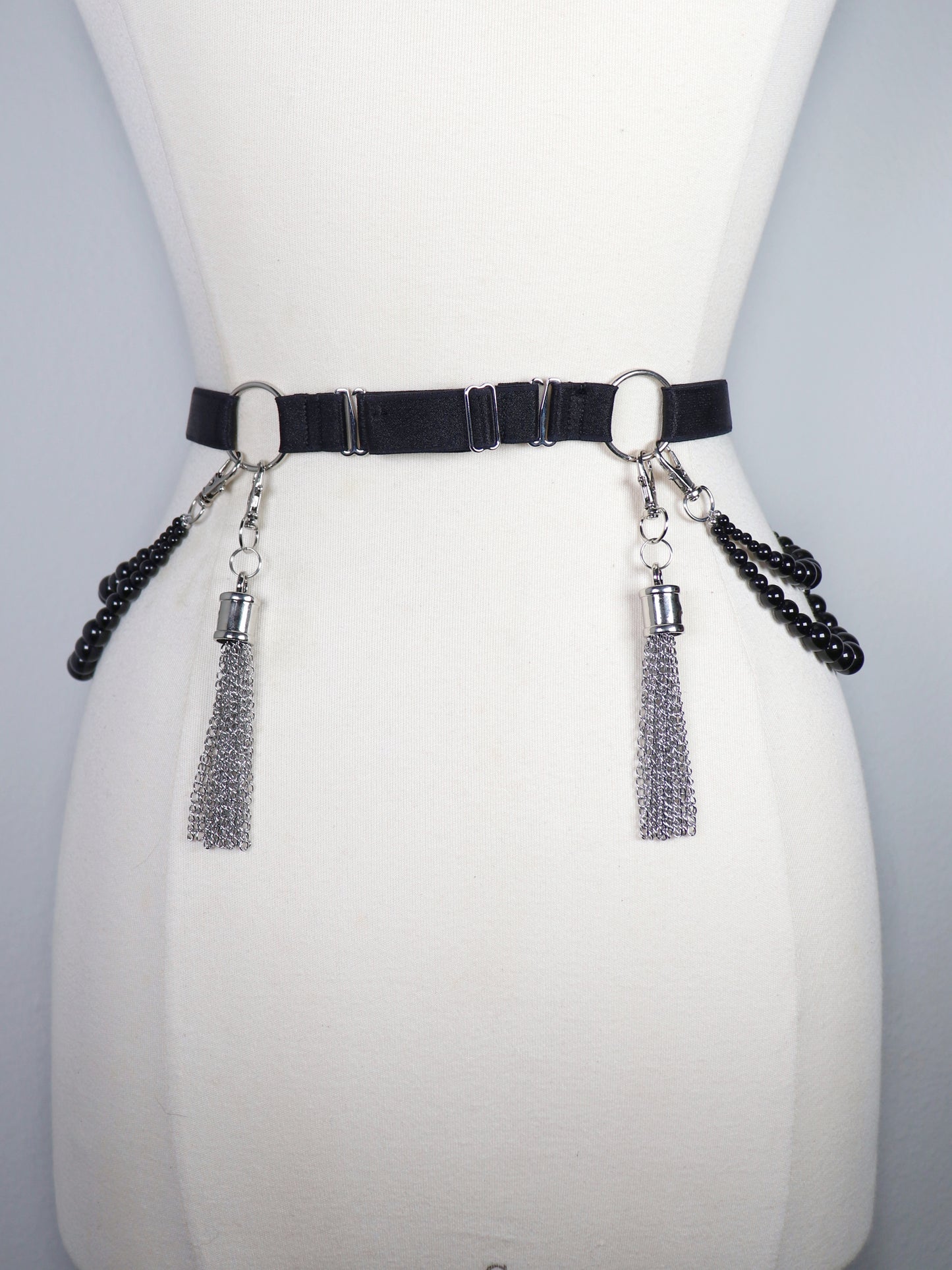 Ceinture à perles d’Onyx et pompons en chaines