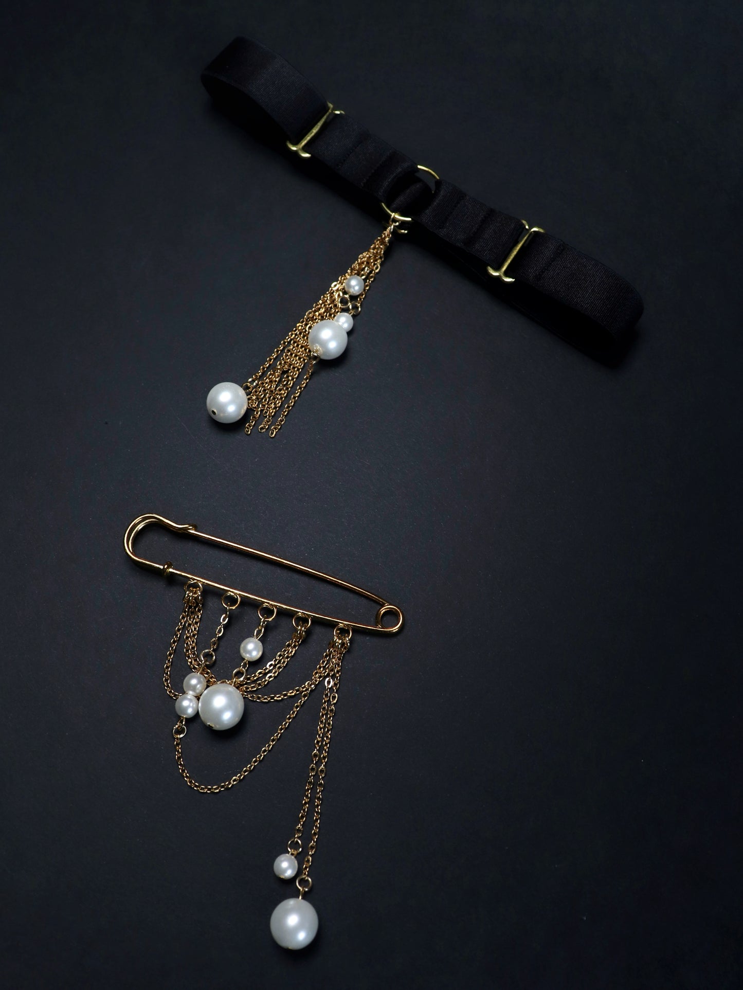 Choker à pompon en chaine et perles