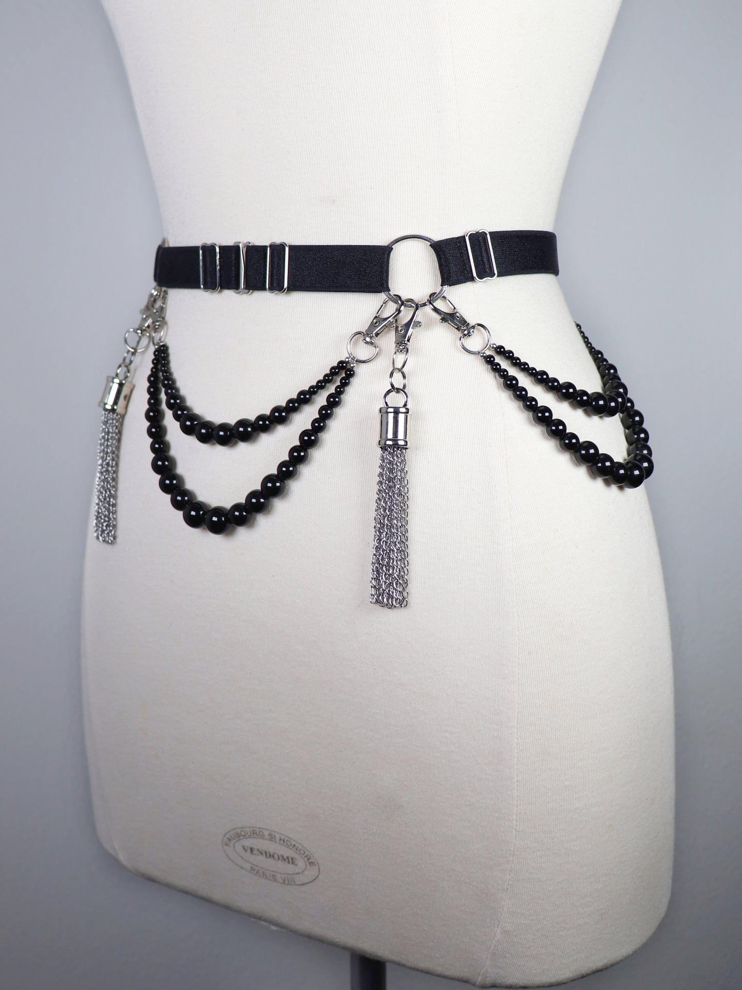 Ceinture à perles d’Onyx et pompons en chaines