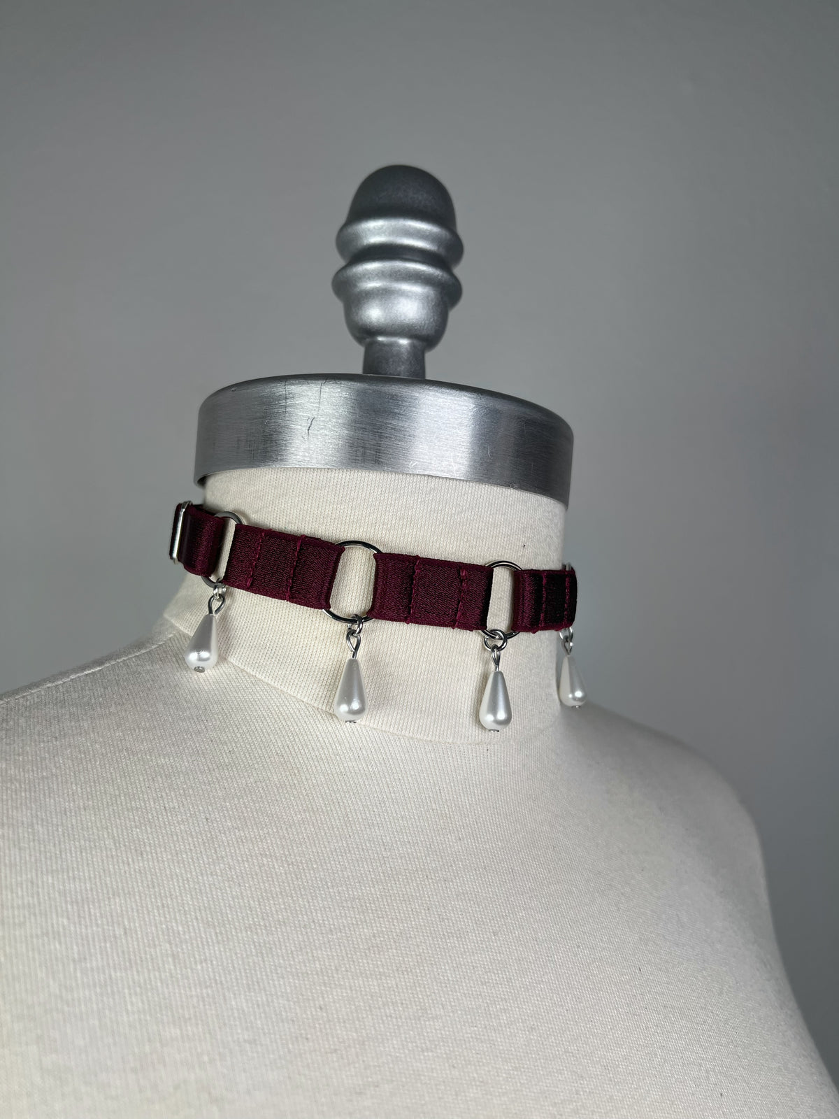 Choker à perles nacrées - Bordeaux et argent • Exclusivité •