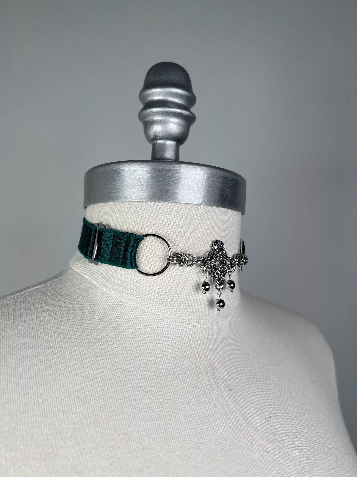 Choker à pendentif en cotte de maille - Vert forêt