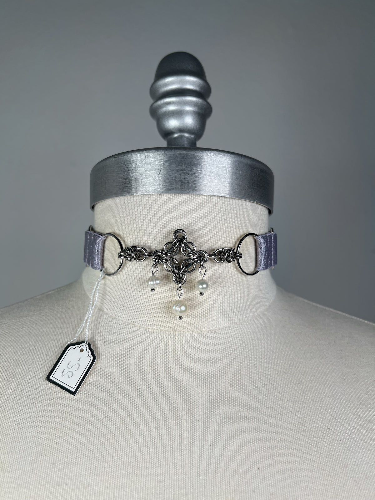 Choker à pendentif en cotte de maille - Gris lavande