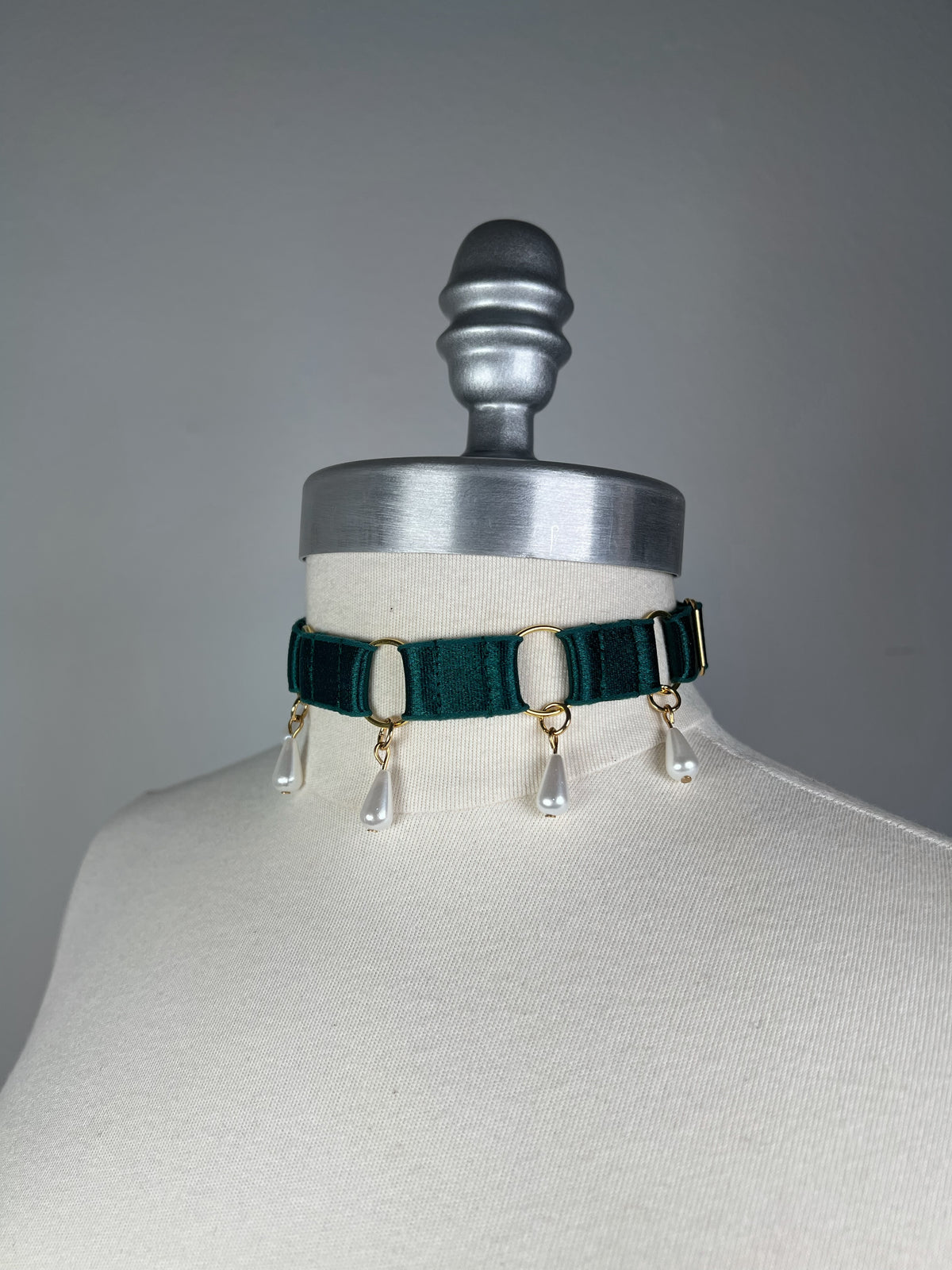 Pearl-beaded choker - Forest green and gold