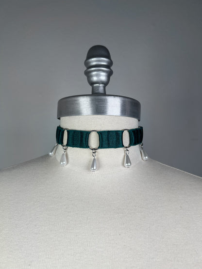Pearl-beaded choker - Forest green and silver
