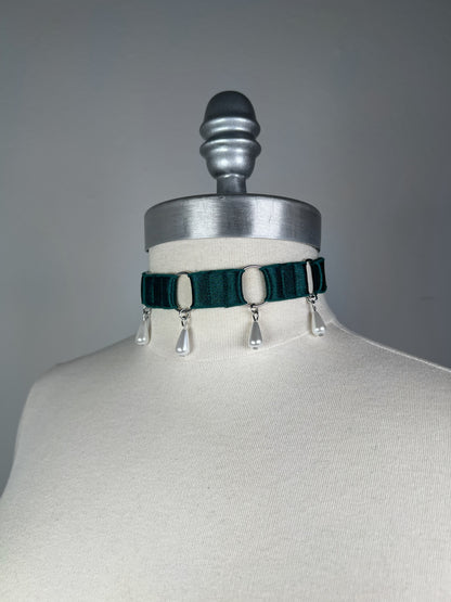 Pearl-beaded choker - Forest green and silver