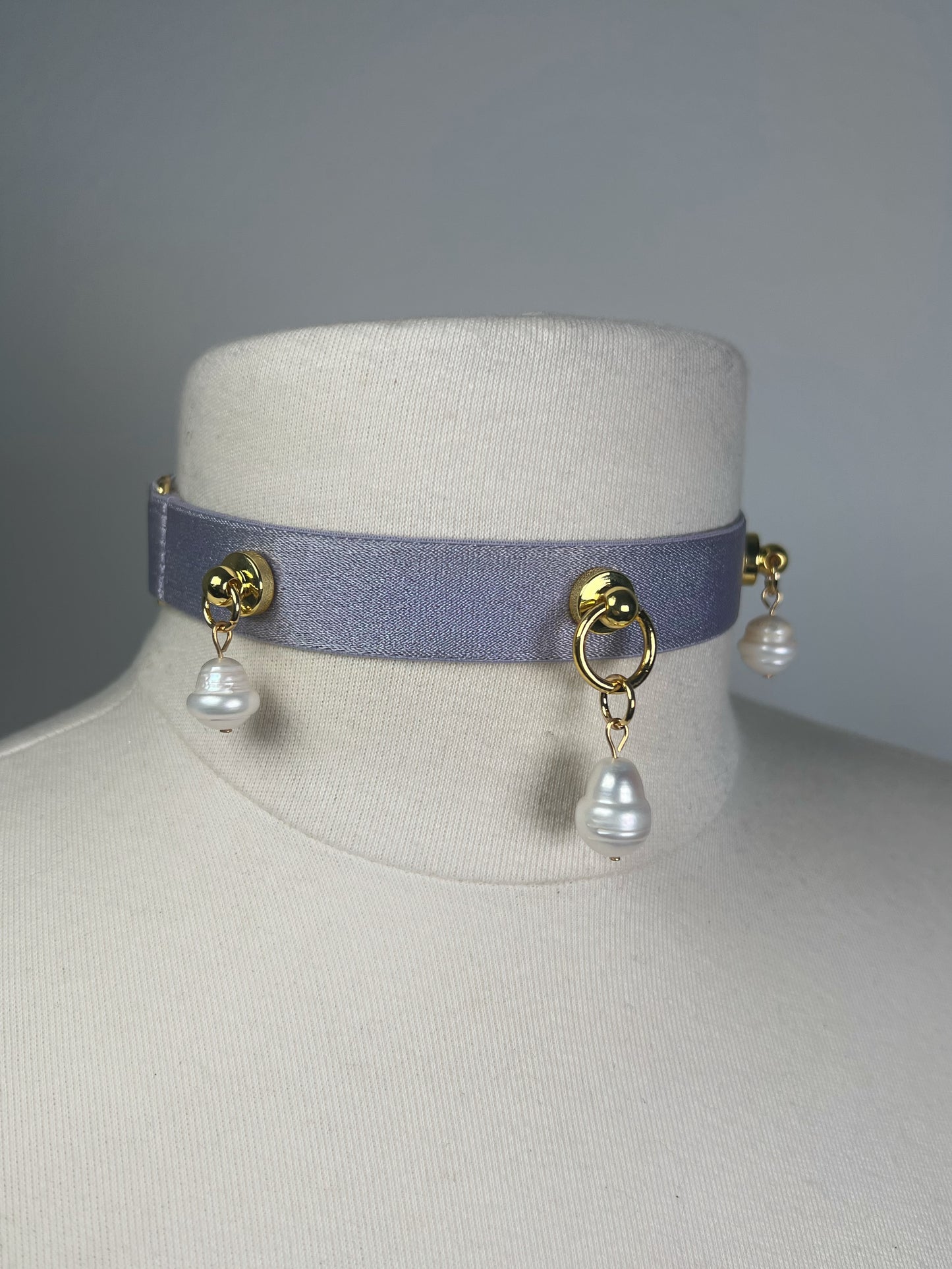 Pièce unique • IV