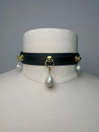 Pièce unique • III