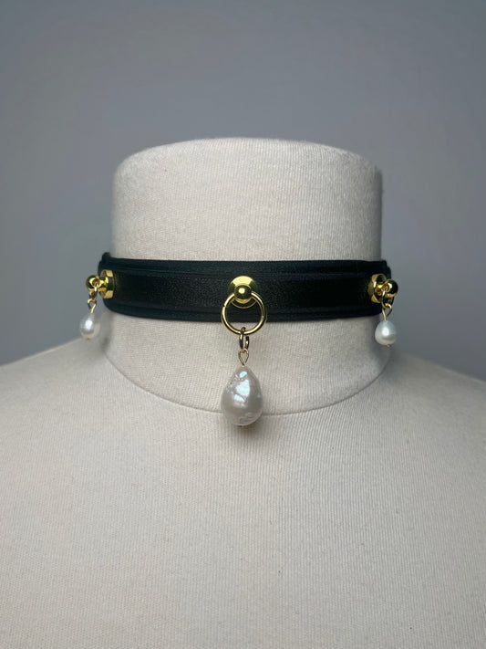 Pièce unique • III