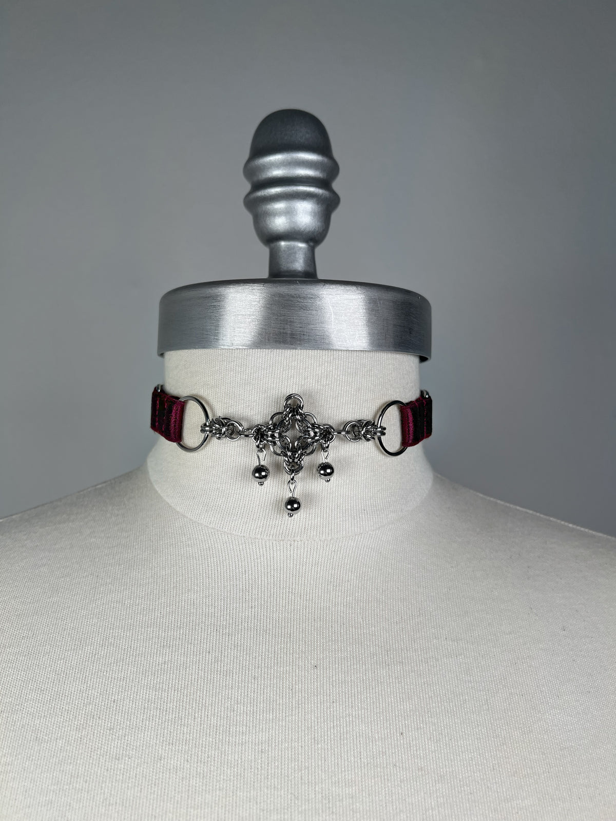 Choker à pendentif en cotte de maille - Bordeaux • Exclusivité •